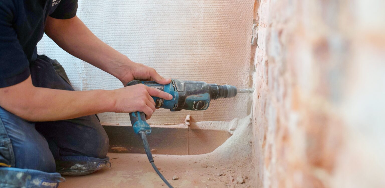 Injection murale pour traitement humidité cave